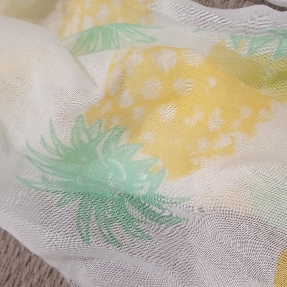 Pineapple Fashion Scarf - Picture 3 of 8